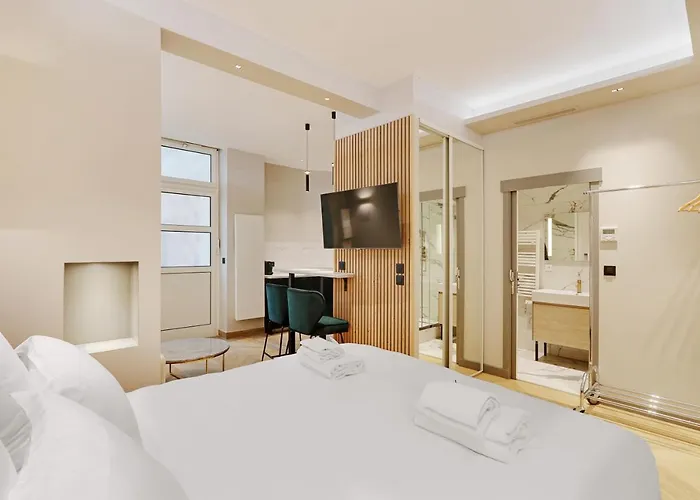 Pick A Flat's In Parc Monceau - Boulevard De Courcelles Апартаменты