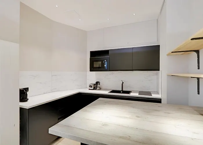 Pick A Flat's In Parc Monceau - Boulevard De Courcelles Paris